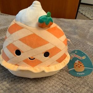NWT Squishmallow Pippie the Pumpkin Pie